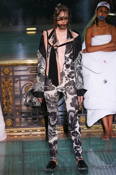 Look 43